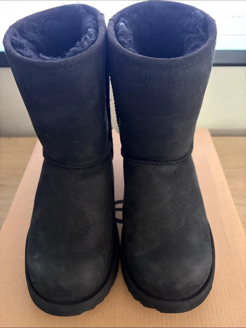 UGG Classic Short Boots - Black